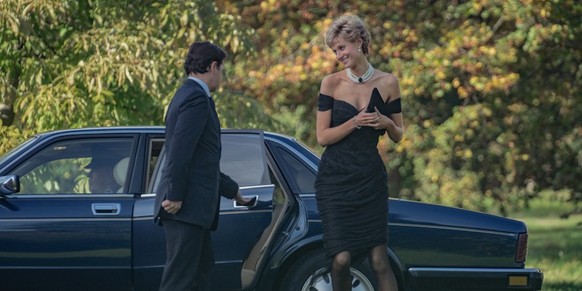 Elizabeth Debicki incarne Lady Diana dans The Crown.