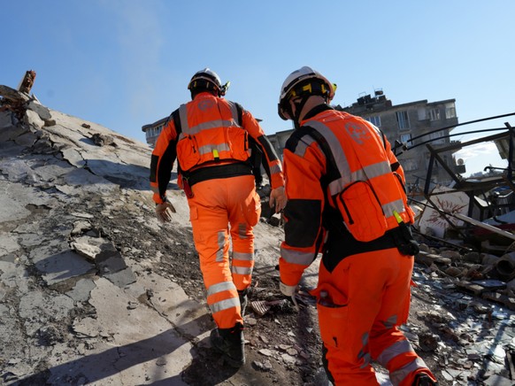 Les secouristes de la Cha�ne de sauvetage suisse continuent de chercher des survivants, quatre jours apr�s le tremblement de terre (archives).