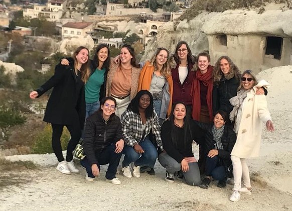 L'équipe au complet. De gauche à droite: Solange, Cléa, Andréa, Hélène, Marion, Alexandra, Mélanie, Nathalie, Emilie, Niakalé, Sihem et Akila