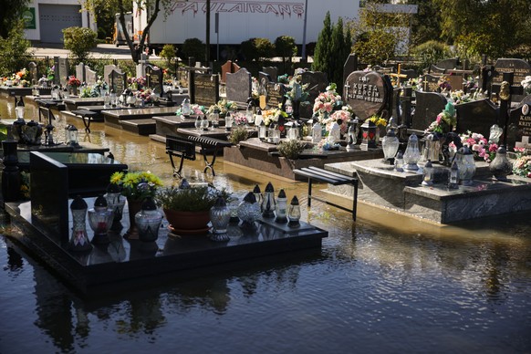 epa11605710 Flooded municipal cemetery after heavy rainfalls in Brzeszcze, southern Poland, 15 September 2024. The southern regions of Poland are experiencing record rainfall and severe flooding cause ...