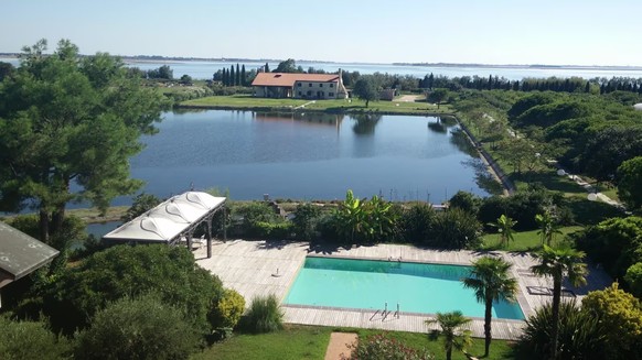 L'île vénitienne et la villa de l'héritier de l'empire Swarkovski sont à vendre pour 24 millions d'euros.