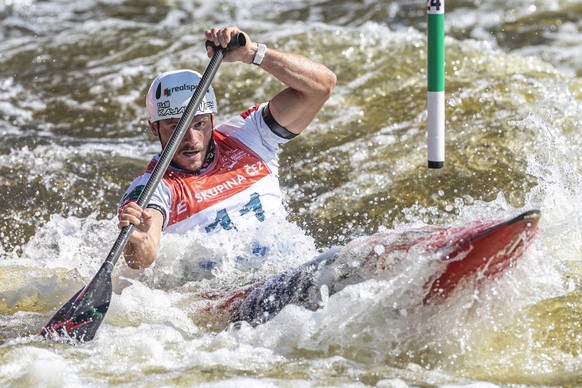 epa08683350 Thomas Koechlin of Switzerland competes in the men&#039;s Canoe (C1) final at the Canoe Slalom European Championships in Prague, Czech Republic, 20 September 2020. EPA/MARTIN DIVISEK