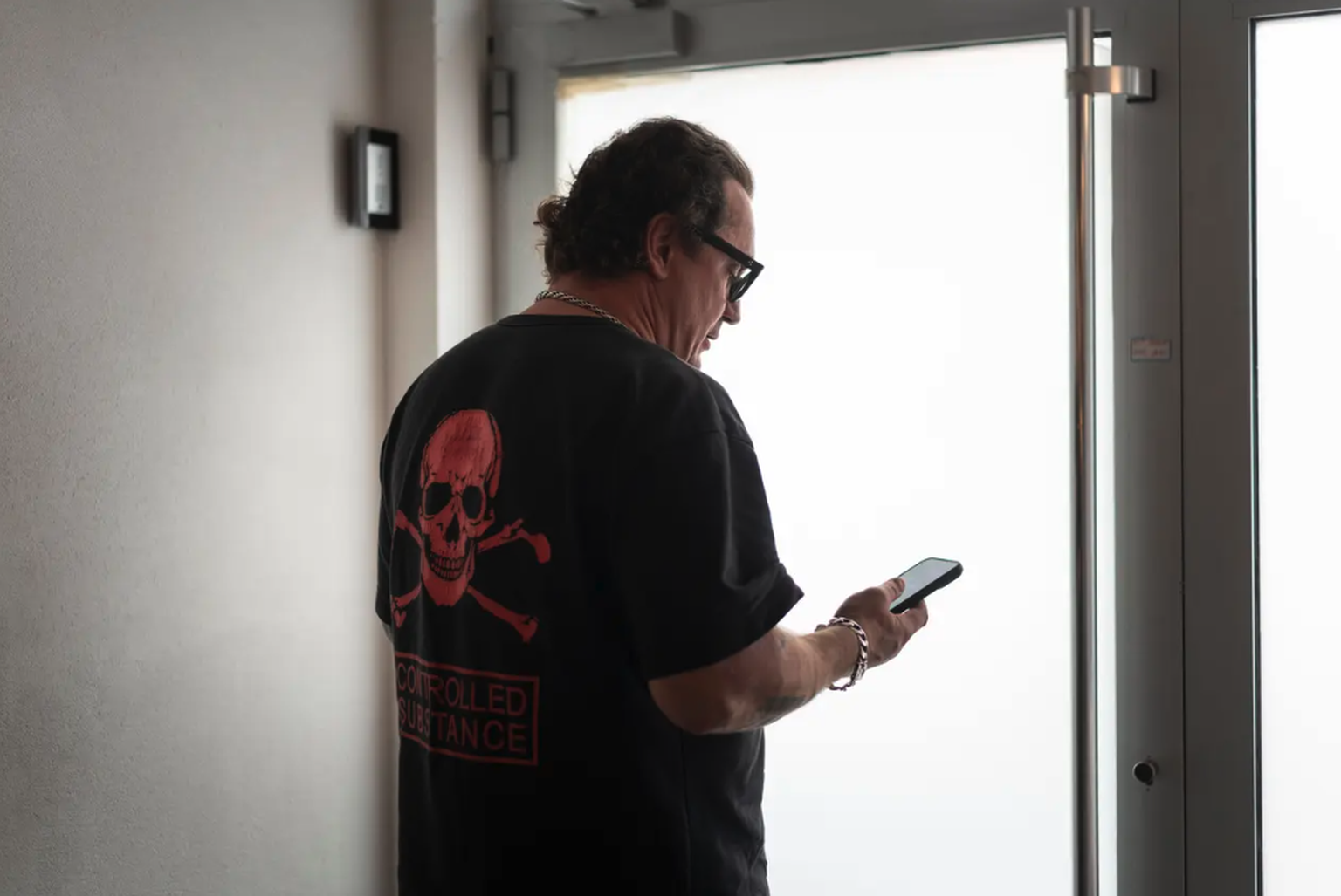 Le blogueur Dombrovsky et son équipement de travail.