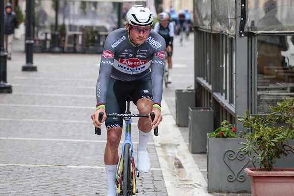epa11957911 Dutch rider Mathieu Van Der Poel of team Alpecin - Deceuninck arrives to compete in the third stage of the 60th Tirreno Adriatico cycling race over 239km from Follonica to Colfiorito, Ital ...