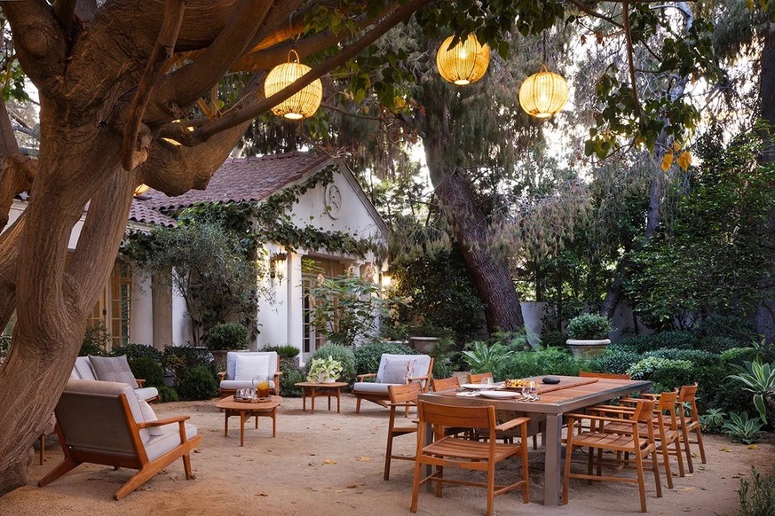 Angelina Jolie vient de vendre son immense propriété de Los Feliz, à Los Angeles, autrefois habitée par le réalisateur Cecil B. DeMille.