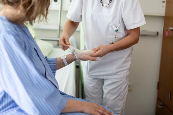 Le quotidien des soignants est très exigeant. Désormais, les pauses seront également considérées comme du temps de travail.
