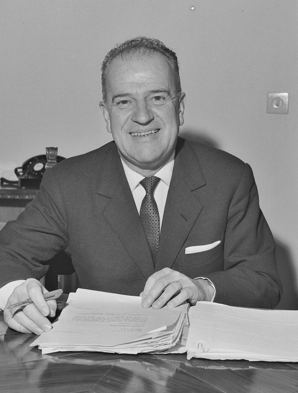 Le conseiller fédéral Nello Celio.
https://permalink.nationalmuseum.ch/100654333