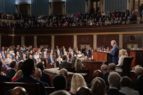 epa12920176 Britain's King Charles III addresses a joint meeting of Congress at the US Capitol in Washington, DC, USA, 28 April 2026. The British royal couple is on a four-day state visit to the  ...