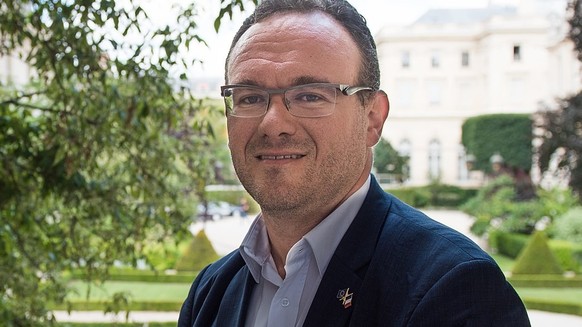 Damien Abad a été nommé ministre des Solidarités de l'Autonomie et des Personnes handicapées par Emmanuel Macron le 20 mai 2022.