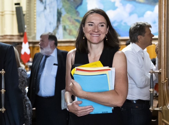 Sophie Michaud Gigon, GP-VD, verlaesst den Nationalrat, am letzten Tag der Sommersession der Eidgenoessischen Raete, am Freitag, 17. Juni 2022, im Bundeshaus in Bern. (KEYSTONE/Peter Klaunzer)