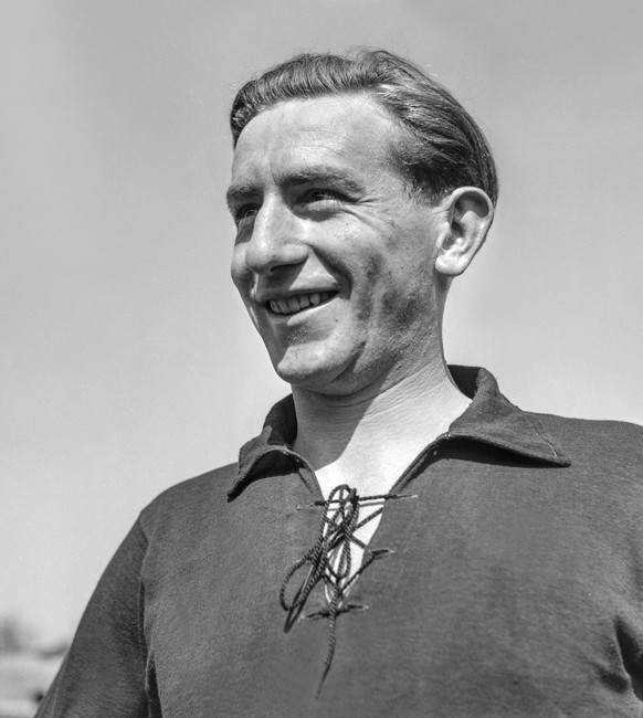 Portrait von Eugene "Genia" Walaschek, Spieler beim FC Servette, aufgenommen 1939. (KEYSTONE/PHOTOPRESS-ARCHIV/Str)
