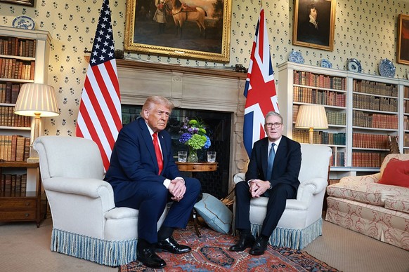 AYLESBURY, ENGLAND - SEPTEMBER 18: U.S. President Donald Trump and British PM Keir Starmer hold a bilateral meeting at Chequers during a state visit on September 18, 2025 in Aylesbury, England. This i ...