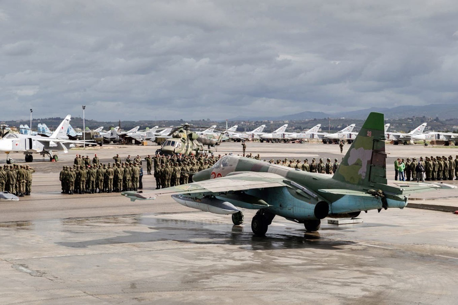 Depuis la base aérienne de Hmeimim, la Russie a continué jusqu&#039;au bout ses attaques contre les ennemis d&#039;Assad. Sur la photo, un avion d&#039;attaque au sol SU-25.