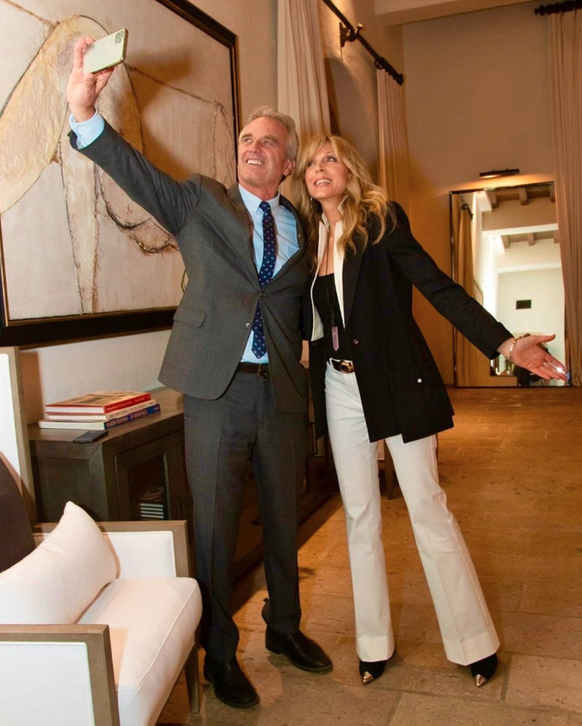 Marla Maples a partagé plusieurs photos aux côtés de ses amis, Cheryl Hines et Robert F. Kennedy Jr.