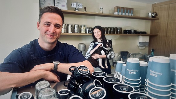 Lloyd, Adéla et Joey.