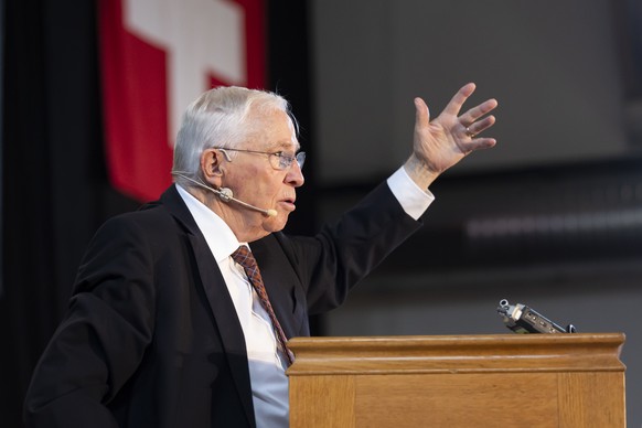 Alt-Bundesrat Christoph Blocher, Tagespraesident der Gruendungsversammlung, spricht bei der Gruendungsversammlung der Vereinigung &quot;Pro Schweiz&quot;, am Samstag, 15. Oktober 2022, in Bern. (KEYST ...