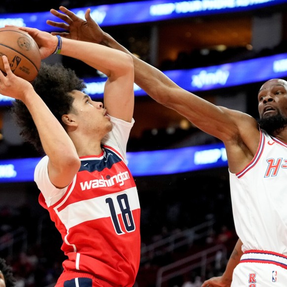 Kyshawn George tire malgré Kevin Durant