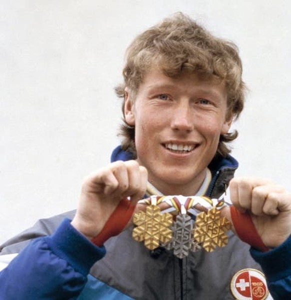 Pirmin Zurbriggen et ses trois médailles aux Mondiaux de Bormio, en 1985.