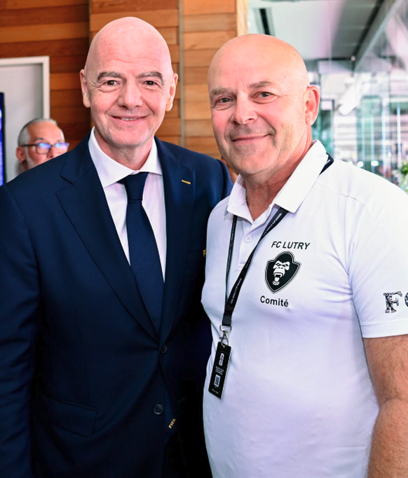 Gianni Infantino avec le président du FC Lutry, Stéphane Bise.