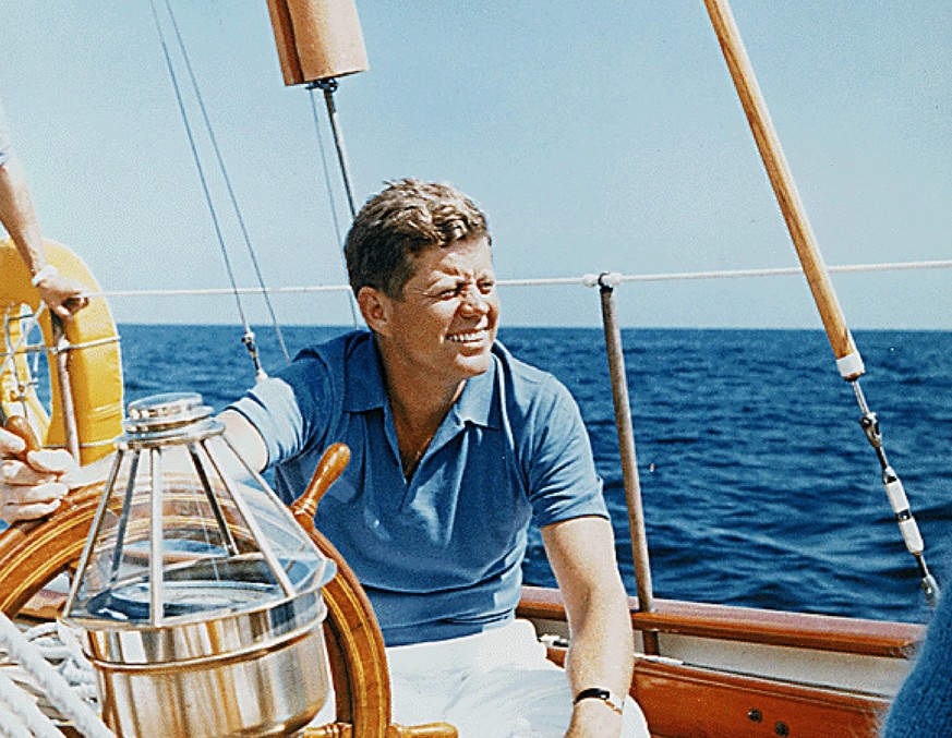 IMAGO History, Ermordung von US-Präsident John F. Kennedy in Dallas, 1963 **FILE PHOTO** National Archives release classified JFK assassination files. Narragansett Bay, RI -- United States President J ...