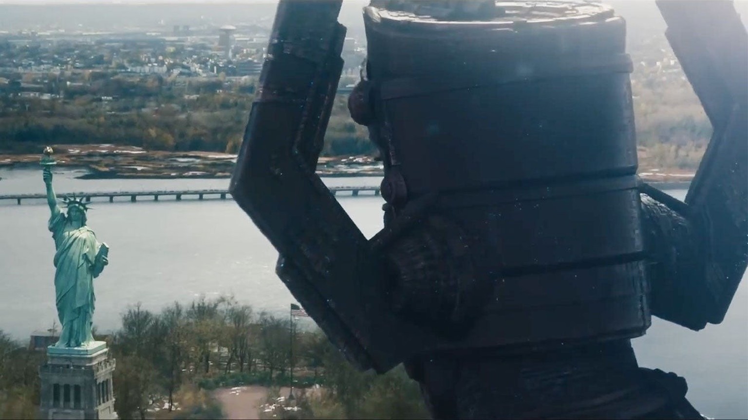 Galactus (Ralph Ineson), une entité cosmique emblématique de l&#039;univers Marvel.