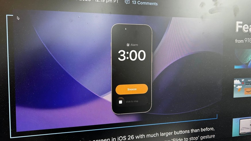 Le nouveau bouton «Snooze» du réveil est surdimensionné dans iOS 26 par rapport à la version précédente.