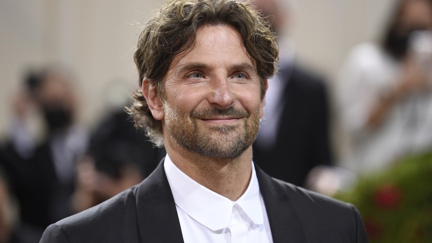 Bradley Cooper, au Met Gala, simple, élégant.