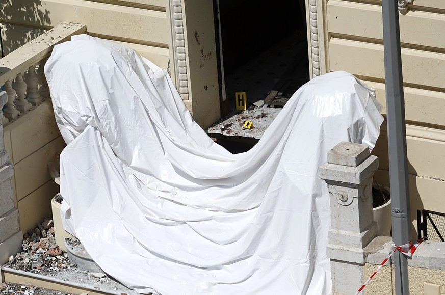 epaselect epa13075287 The entrance of a residential building in Monaco, 30 June 2026, where a suspected parcel bomb explosion the previous evening wounded Ukrainian-born businessman Vadym Yermolaiev a ...