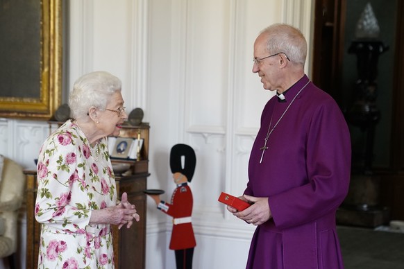 Britain&#039;s Queen Elizabeth II receives the Archbishop of Canterbury Justin Welby at Windsor Castle, Windsor, England, Tuesday June 21, 2022, where he presented the Queen with a special &#039;Cante ...