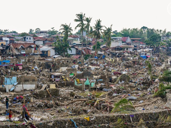 Alors que les Philippes se relèvent péniblement du passage du typhon Kalmaegi (photo), elles font face à l&#039;arrivée d&#039;un nouveau super-typhon.
