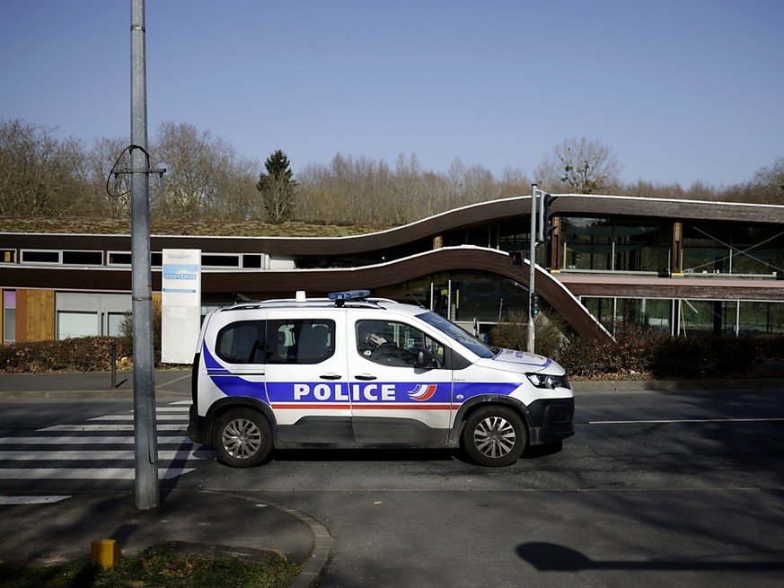 Les hommes interpellés sont suspectés d&#039;avoir déposé un engin incendiaire dans une voiture de police (image symbolique).