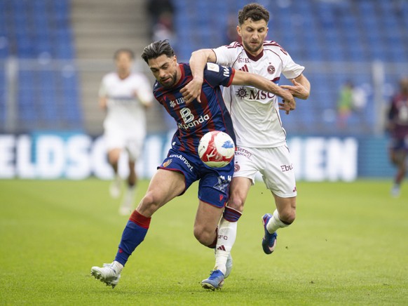 Nicolas Vouilloz (à gauche) a joué un bien mauvais tour à ses anciens coéquipiers.