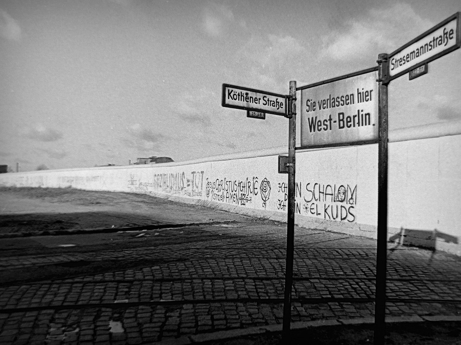 La guerre froide fut territoriale, militaire, mais aussi culturelle.
https://commons.wikimedia.org/wiki/File:Berlin_Wall_(15578589578).jpg