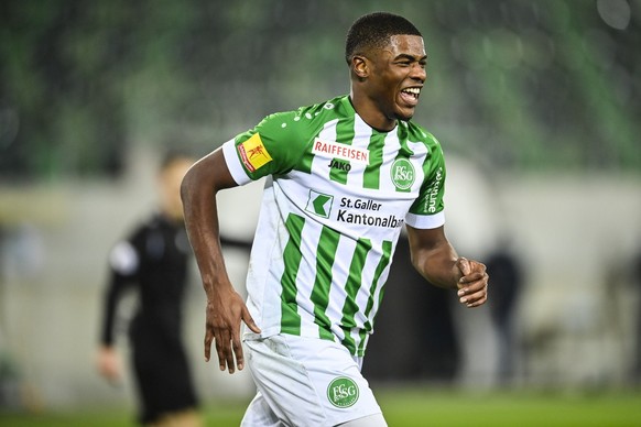 St. Gallens Kwadwo Duah bejubelt sein 1-2 im Fussball Super League Spiel zwischen dem FC St. Gallen und dem FC Luzern, am Mittwoch, 17. Februar 2021, im Kybunpark in St. Gallen. (KEYSTONE/Gian Ehrenze ...