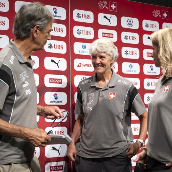 Dominique Blanc (à gauche), Pia Sundhage (au centre) et Marion Daube retiennent beaucoup de positif du parcours de l&#039;équipe de Suisse dans son Euro.