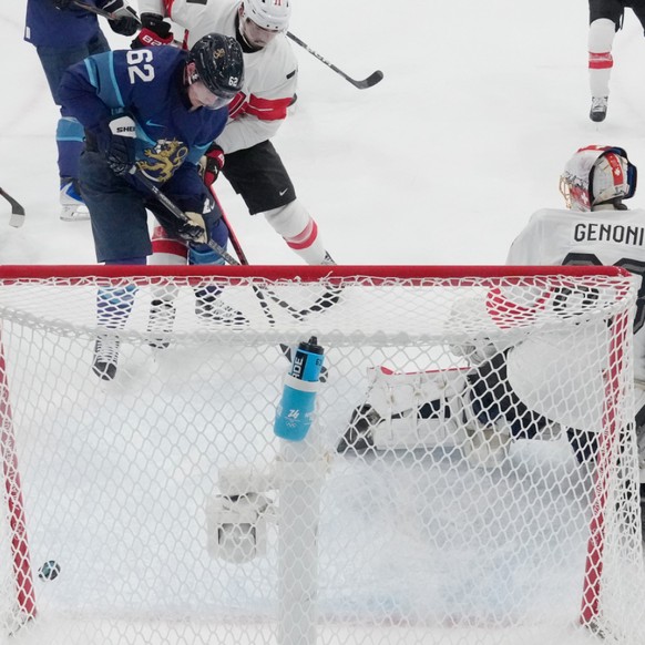 Artturi Lehkonen égalise en toute fin de partie pour la Finlande