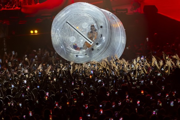 epa13132996 US singer Katy Perry performs on the main stage during the 49th edition of the Paleo Festival in Nyon, Switzerland, 25 July 2026. The Paleo Festival is an open-air music festival in the we ...