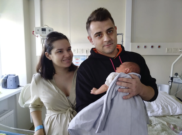 Lilla et Pavel avec leur fils Stefan.