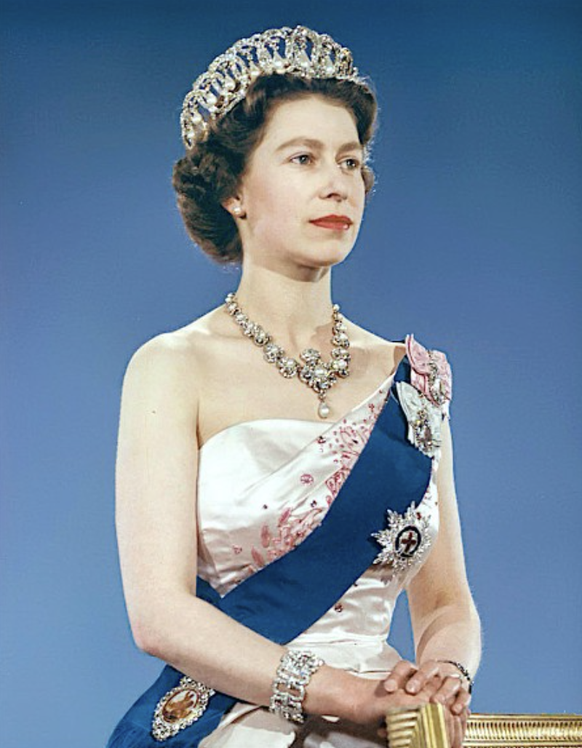 La reine Elizabeth II en 1959, l&#039;un des portraits refusés par les contributeurs de Wikipédia.