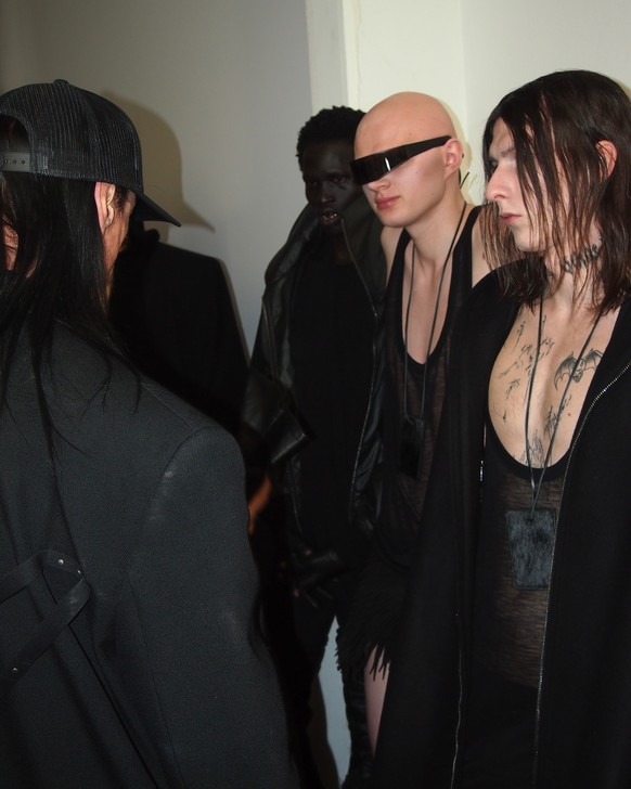 Les défilés de Rick Owens, ces moments qui respirent la joie de vivre.