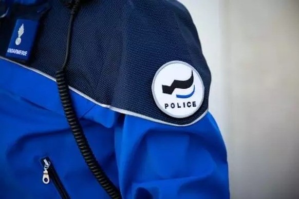 Police fribourgeoise.
