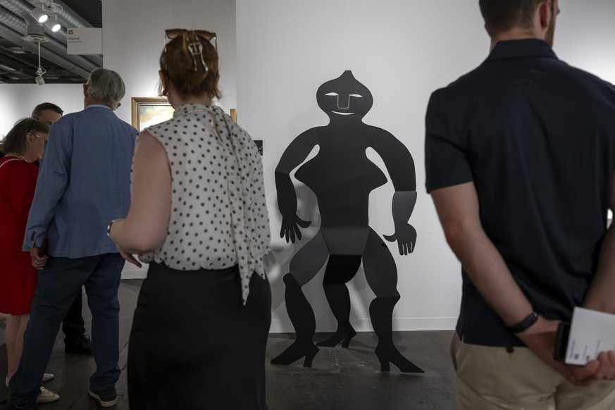 epa13041939 The artwork 'Critter with Curly Thumbs' (1974) by US artist Alexander Calder on display at the international art show Art Basel 2026, in Basel, Switzerland, 16 June 2026. EPA/GEO ...