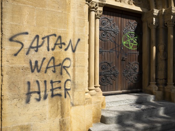 Des slogans faisant allusion