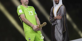 Le gardien argentin mime un geste obscène et se moque de Mbappé
