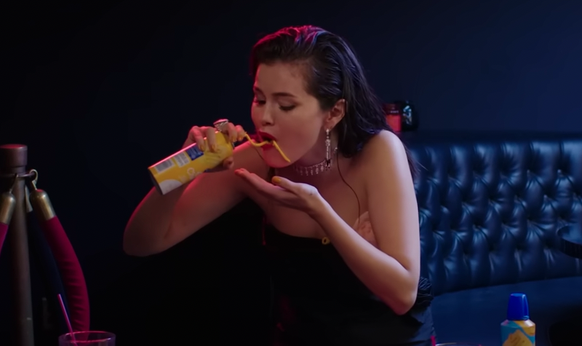 ...elle bouffe quand même du fromage en canette.