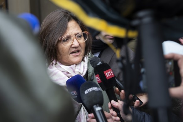 epa12726964 Yael Hayat, lawyer of the owners of Le Constellation bar, speaks to the press as a hearing takes place before the public prosecutor of the canton of Valais, following the deadly fire at th ...