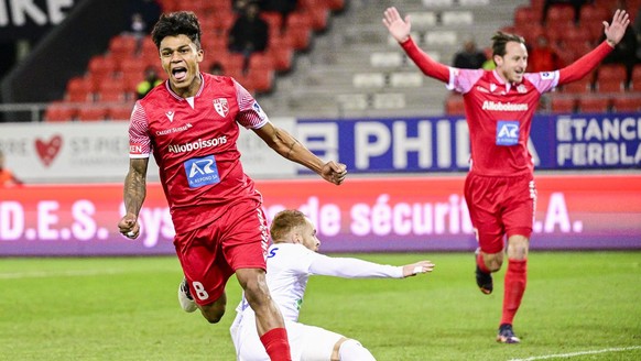 Joie du milieu valaisan Baltazar Costa, apres avoir marque le premier but lors de la rencontre du championnat de football de Super League entre le FC Sion et le FC Lausanne-Sport le mercredi 2 mars 20 ...