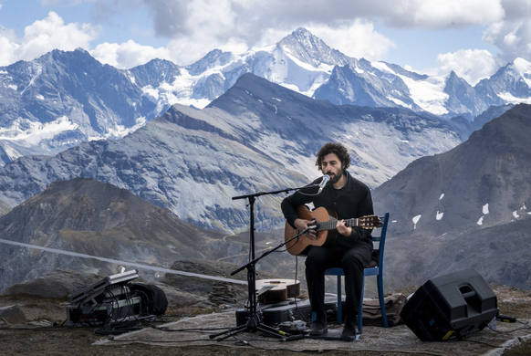 José Gonzales avait chanté au 2001 au col des Becs de Bosson dans le Val d'Hérens.