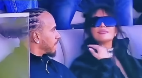 Kim Kardashian et Lewis Hamilton, lors du Super Bowl 2026