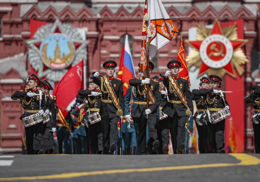 epa09935317 Russian servicemen take part in the Victory Day military parade in the Red Square in Moscow, Russia, 09 May 2022. Russia marks Victory Day, Nazi Germany's unconditional surrender in W ...